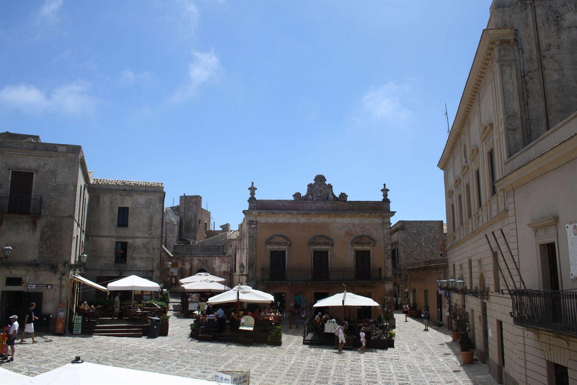 Aparthotel Edelweiss Erice