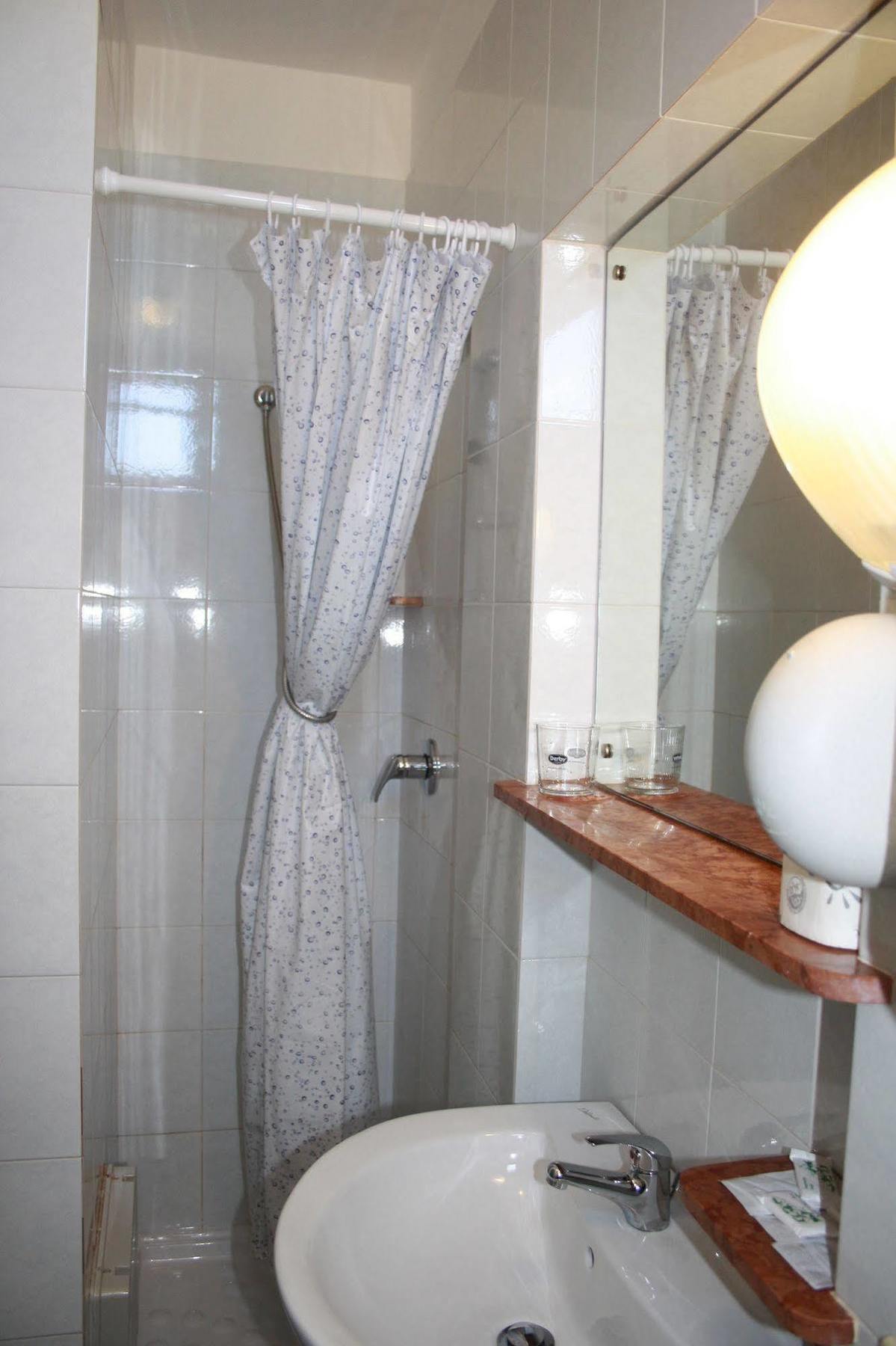Edelweiss Aparthotel 2*