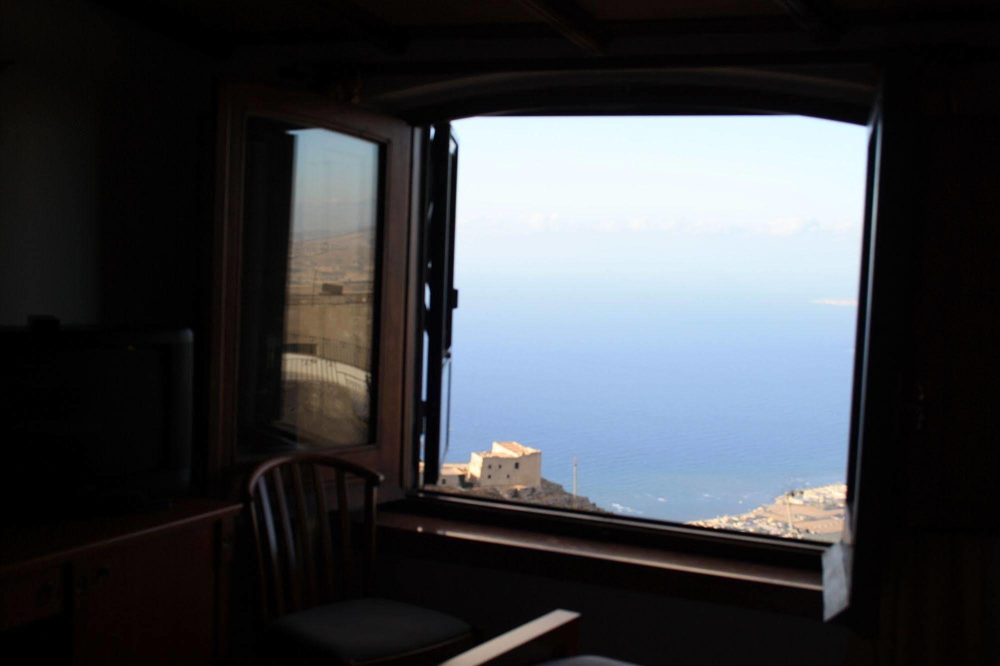 Aparthotel Edelweiss Erice
